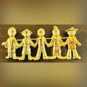Vintage People Holding Hands Broach